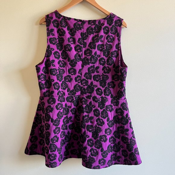 Torrid Floral Hi-Lo Peplum Top Purple Rose Size 2 US Size 2X V Neck Sleeveless - Picture 6 of 6